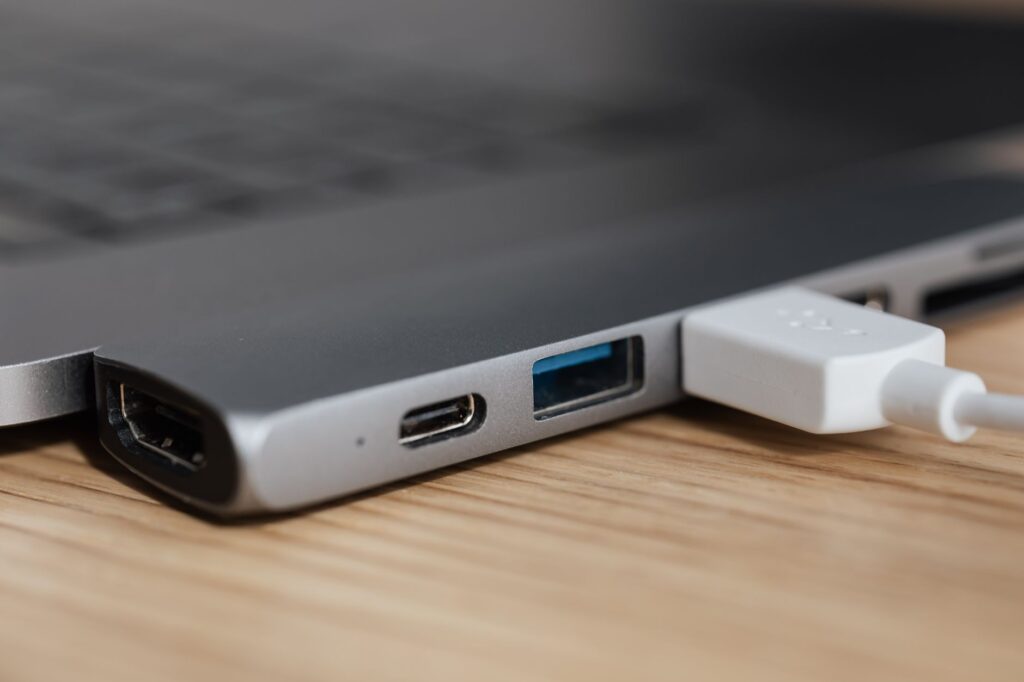 Бездротовий чи USB-адаптер: що надійніше на реальному посту