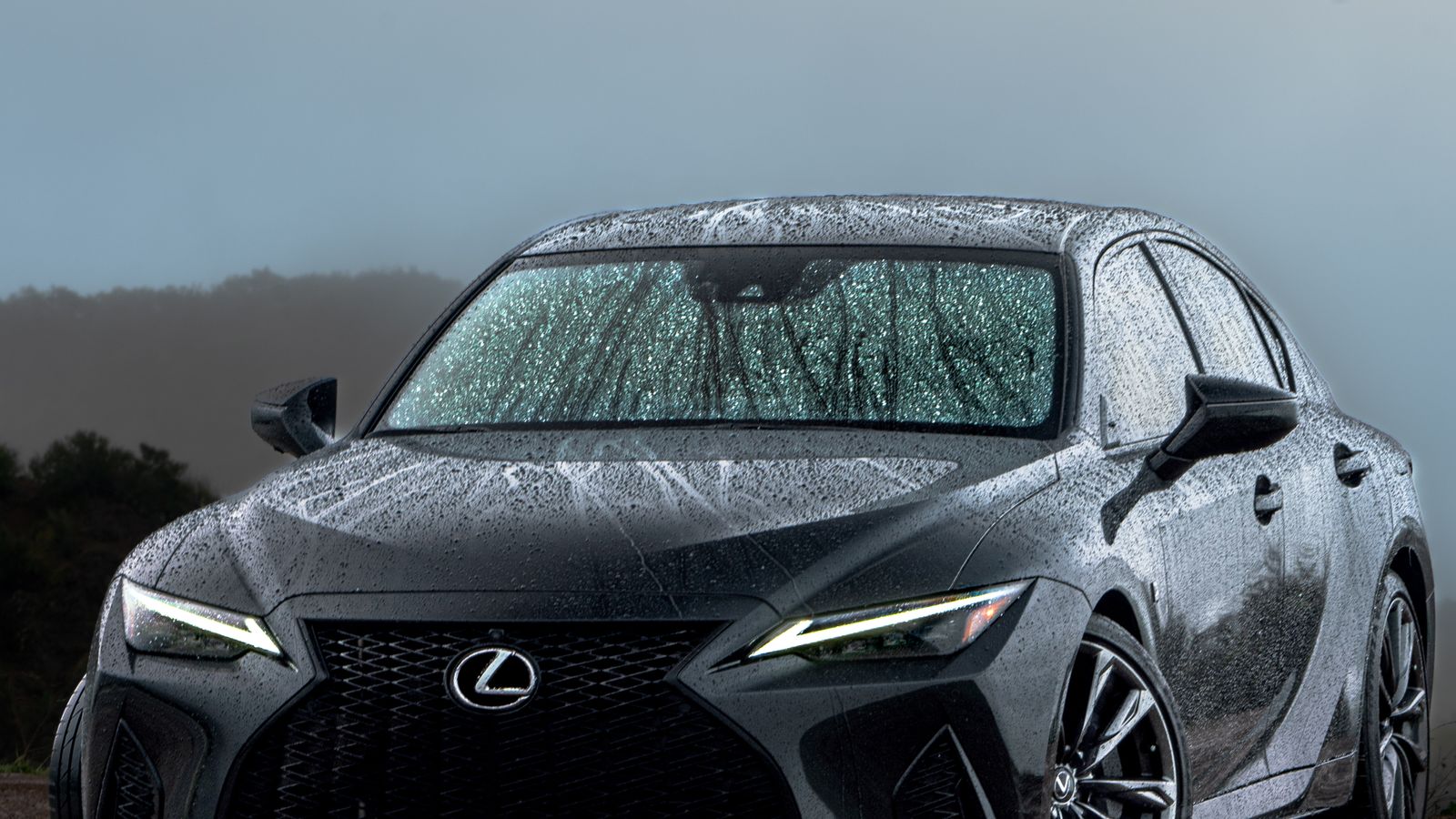J2534 адаптер для Toyota Lexus на робочому столі майстра СТО