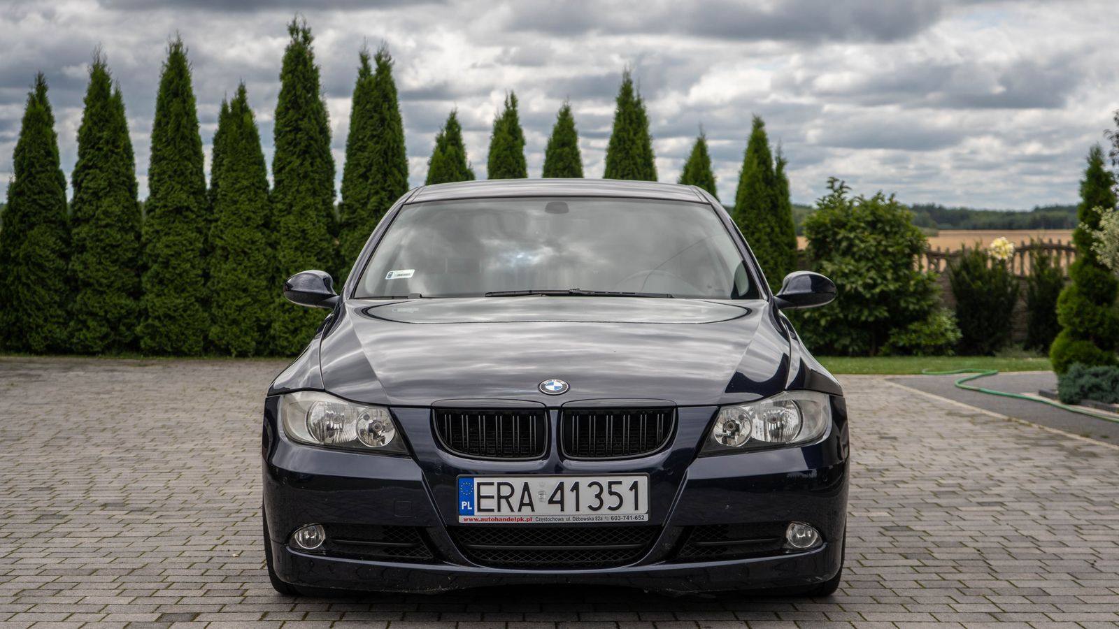 BMW E90 задній парктронік у процесі монтажу
